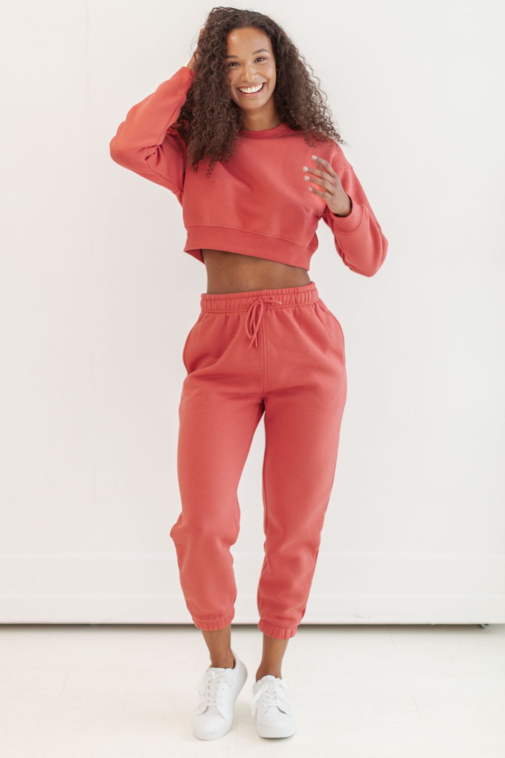 Cropped Fleece Sweatshirt in Coral